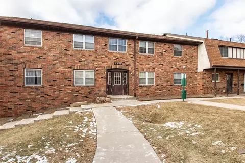 1206 21st Ave Pl, Coralville, IA 52241