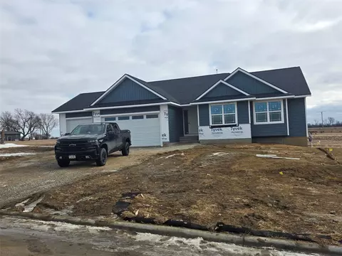 3350 Center Ct, Robins, IA 52328