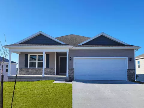 2758 Cecelia Dr, Hiawatha, IA 52233