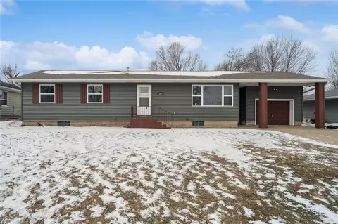 301 2nd Ave, Keystone, IA 52249