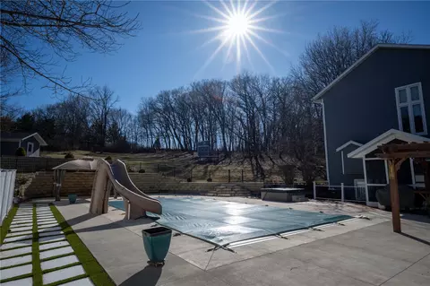 1432 Hickory Hollow Rd NE, Solon, IA 52333