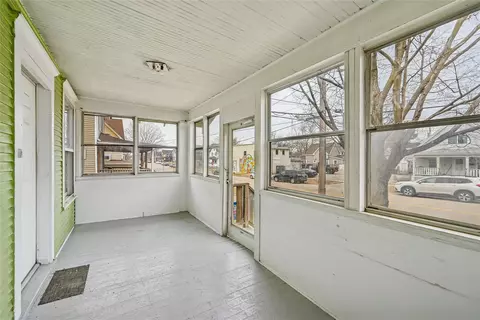1615 4th Ave SE, Cedar Rapids, IA 52403