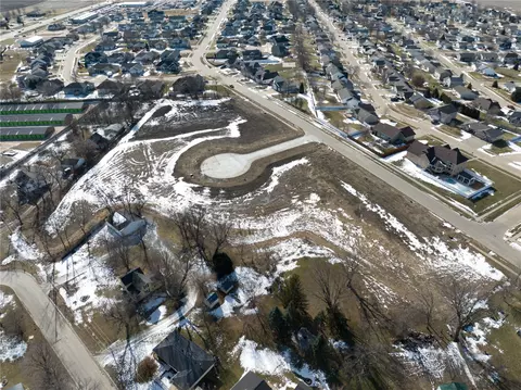 212 Main St S, Center Point, IA 52213