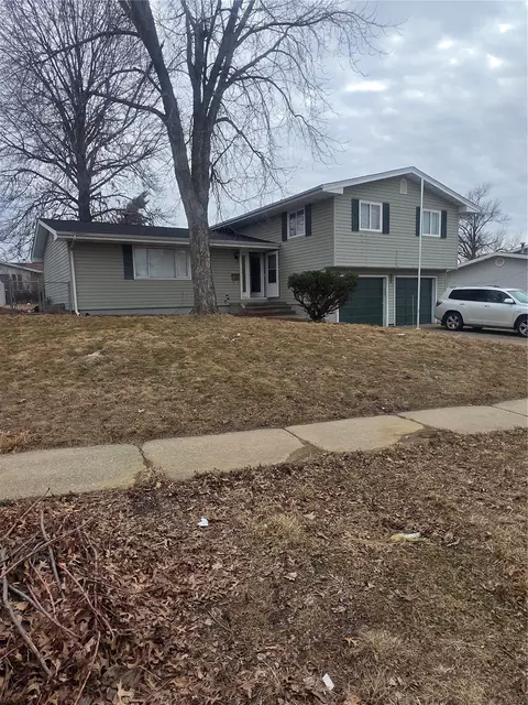 5109 Spencer Dr SW, Cedar Rapids, IA 52404