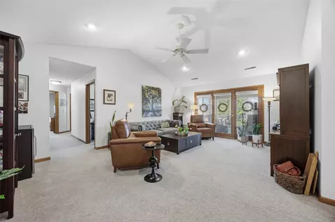 3490 Willowridge Rd #C, Marion, IA 52302