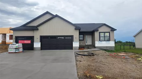 841 Longbow Ct, Marion, IA 52302