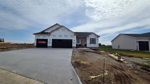 841 Longbow Ct, Marion, IA 52302