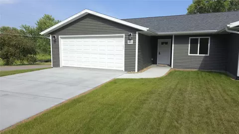 1413 13th Ave, Belle Plaine, IA 52208