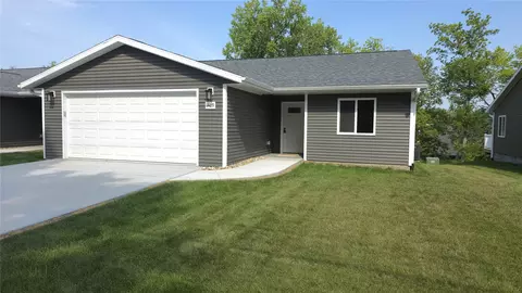 1409 13th Ave, Belle Plaine, IA 52208