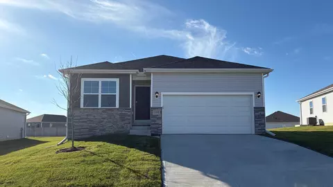 3430 Craven Dr, Coralville, IA 52241