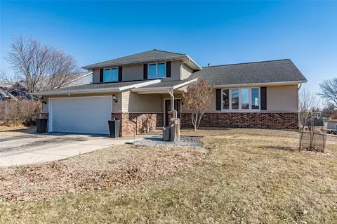 3905 Shady Oak Dr, Marion, IA 52302