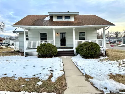 605 8th Ave, Marion, IA 52302