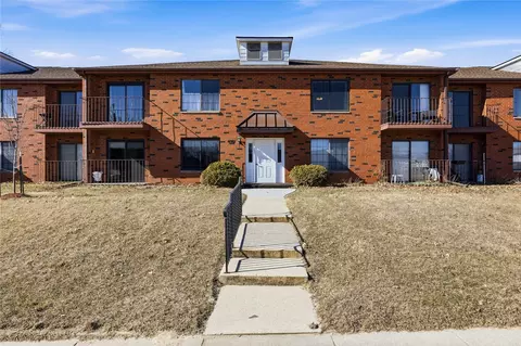 4561 Maureen Dr SE #42, Cedar Rapids, IA 52403