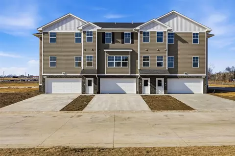 8704 Eddie Dr SW #B, Cedar Rapids, IA 52404