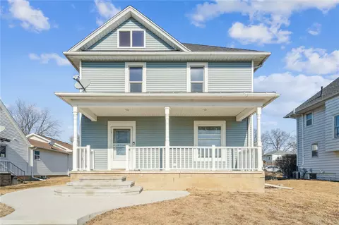 406 E South St, Mechanicsville, IA 52306