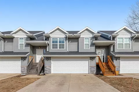 372 Tanglewood Dr, Solon, IA 52333