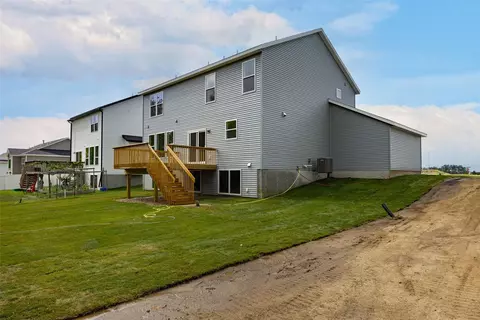 Exterior - 233 Mccarran Ave NE, Cedar Rapids, IA 52402 photo 6 of 6