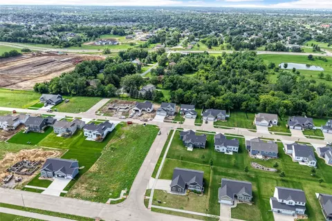 View/Area - 233 Mccarran Ave NE, Cedar Rapids, IA 52402 photo 4 of 4