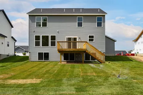 Exterior - 233 Mccarran Ave NE, Cedar Rapids, IA 52402 photo 4 of 6