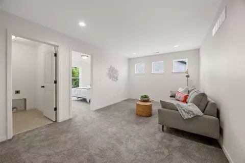 Entry Way - 233 Mccarran Ave NE, Cedar Rapids, IA 52402 photo 2 of 3