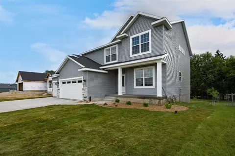 Exterior - 233 Mccarran Ave NE, Cedar Rapids, IA 52402 photo 3 of 6