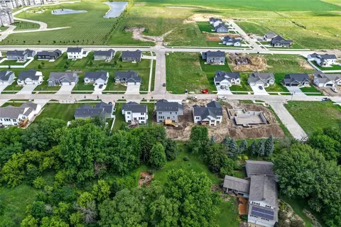 View/Area - 233 Mccarran Ave NE, Cedar Rapids, IA 52402 photo 2 of 4