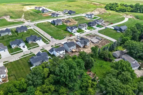 View/Area - 233 Mccarran Ave NE, Cedar Rapids, IA 52402 photo 1 of 4