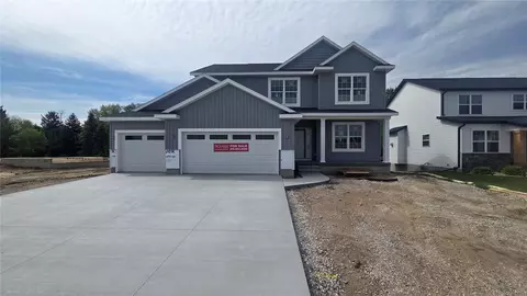 233 Mccarran Ave NE, Cedar Rapids, IA 52402