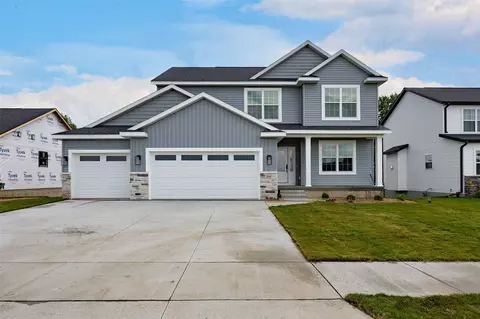 Exterior - 233 Mccarran Ave NE, Cedar Rapids, IA 52402 photo 2 of 6