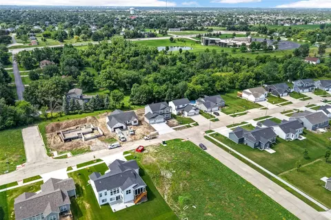 View/Area - 233 Mccarran Ave NE, Cedar Rapids, IA 52402 photo 3 of 4
