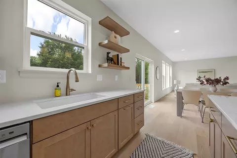 Kitchen - 233 Mccarran Ave NE, Cedar Rapids, IA 52402 photo 4 of 6