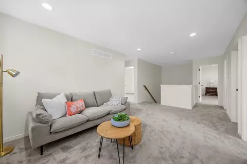 Entry Way - 233 Mccarran Ave NE, Cedar Rapids, IA 52402 photo 3 of 3