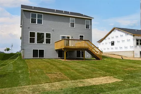 Exterior - 233 Mccarran Ave NE, Cedar Rapids, IA 52402 photo 5 of 6