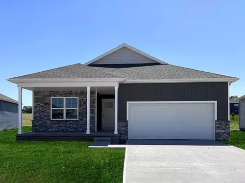 2747 Cecelia Dr, Hiawatha, IA 52233