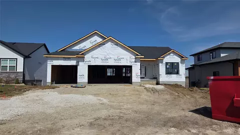 2574 Royal Oak Ridge Rd, Marion, IA 52302
