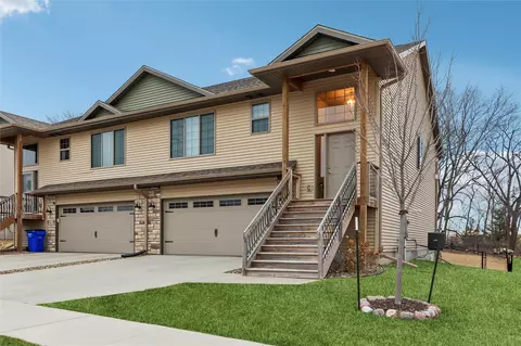1000 Creekside Dr, Tiffin, IA 52340