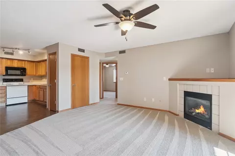 3120 Wilson Ave SW #6, Cedar Rapids, IA 52404