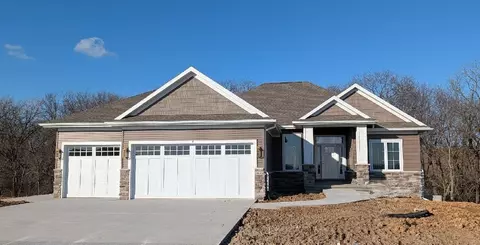 3055 Ridgeview Cir, Coralville, IA 52241