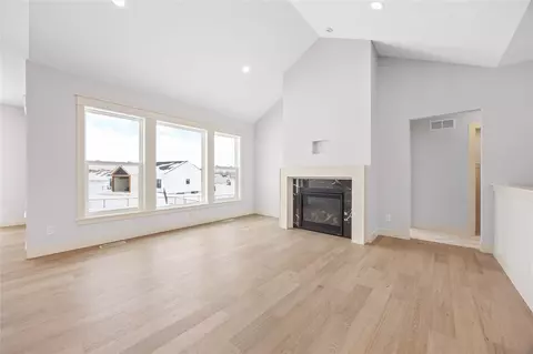 5402 Seminole Valley Trl NE, Cedar Rapids, IA 52411