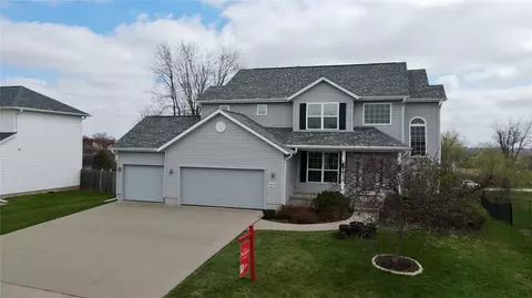 2499 Plymouth St, Marion, IA 52302