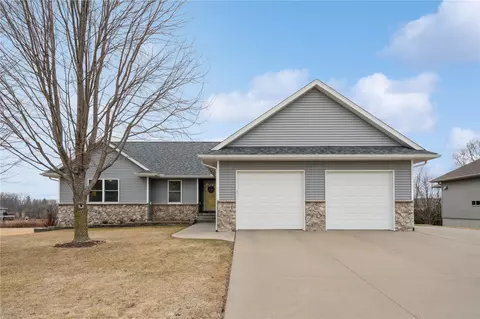 1101 Wood Lily Rd, Solon, IA 52333