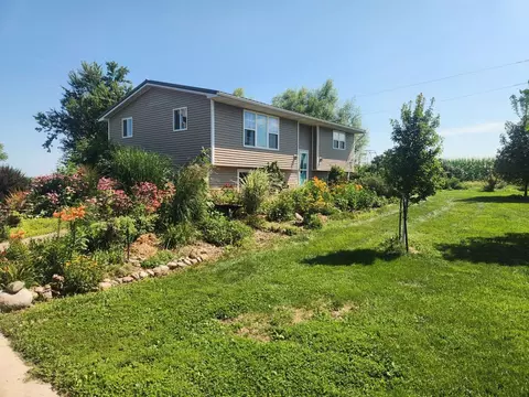 2449 68th St, Van Horne, IA 52346