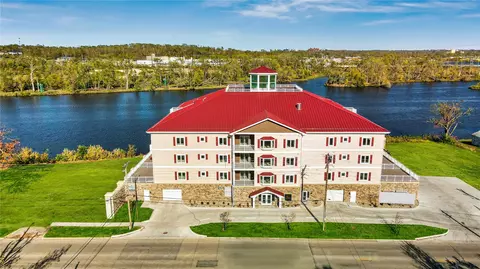 1871 Ellis Blvd NW #202, Cedar Rapids, IA 52405