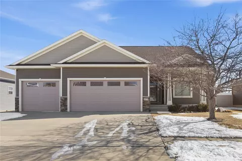 677 Raleigh Ln, Marion, IA 52302