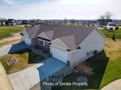 2933 Clubhouse Dr, Marion, IA 52302
