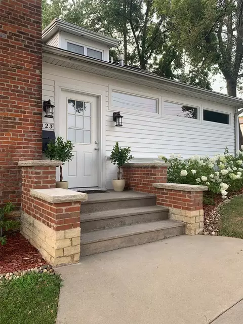 123 2nd Ave SW, Mount Vernon, IA 52314