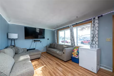 2908 Schultz Dr NW, Cedar Rapids, IA 52405