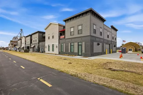 Exterior - 1500 Main St #201, Ely, IA 52227 photo 6 of 7