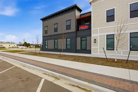 1500 Main St #201, Ely, IA 52227
