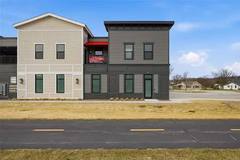 Exterior - 1500 Main St #203, Ely, IA 52227 photo 2 of 3